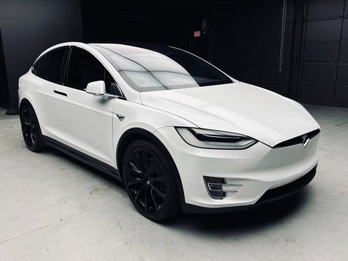 Used 2020 Tesla Model X Performance AWD/4WD image 8