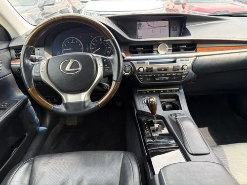 Used 2014 Lexus ES 350 w/ Luxury Package FWD image 22
