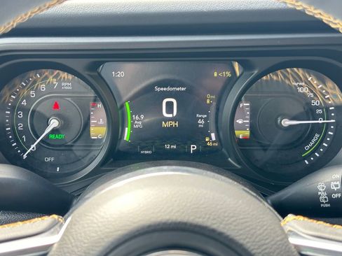 New 2024 Jeep Wrangler Unlimited Sahara w/ Technology Group AWD/4WD image 18