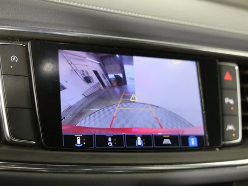 Used 2024 Buick Enclave Premium image 17