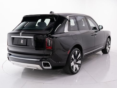 New 2026 Rolls-Royce Cullinan AWD/4WD image 5