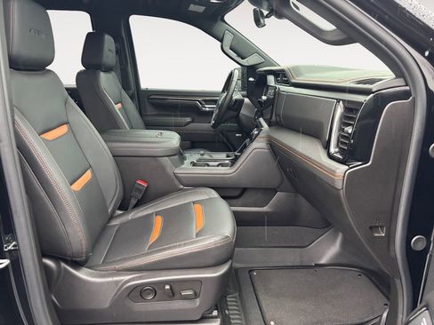 Used 2024 GMC Sierra 2500 AT4 w/ AT4 Premium Plus Package image 11