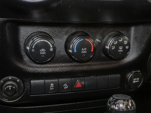 Used 2016 Jeep Wrangler Unlimited Sport w/ Quick Order Package 24S AWD/4WD image 19