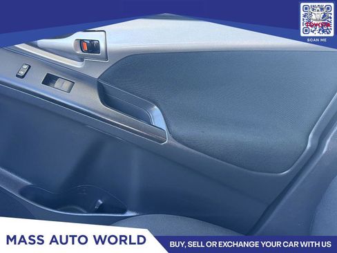 Used 2010 Toyota Matrix image 7