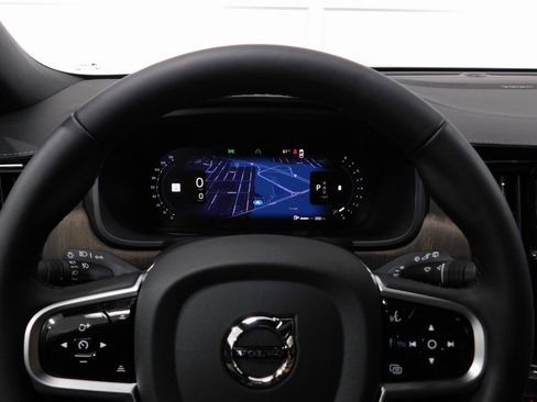 Used 2026 Volvo V90 B6 Cross Country Ultra image 46