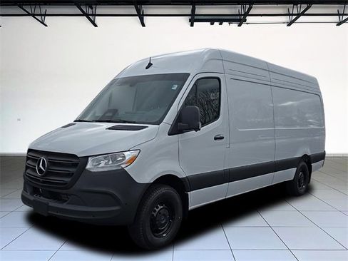 New 2025 Mercedes-Benz Sprinter 2500 image 1