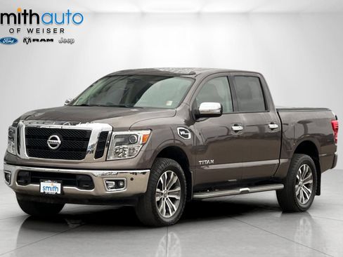 Used 2017 Nissan Titan SL AWD/4WD image 9