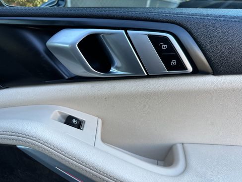 Used 2022 BMW X5 sDrive40i w/ Parking Assistance Package image 19