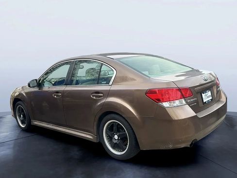 Used 2011 Subaru Legacy 2.5i Premium w/ All-Weather Pkg AWD/4WD image 3