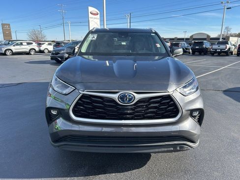 Used 2023 Toyota Highlander XLE image 24