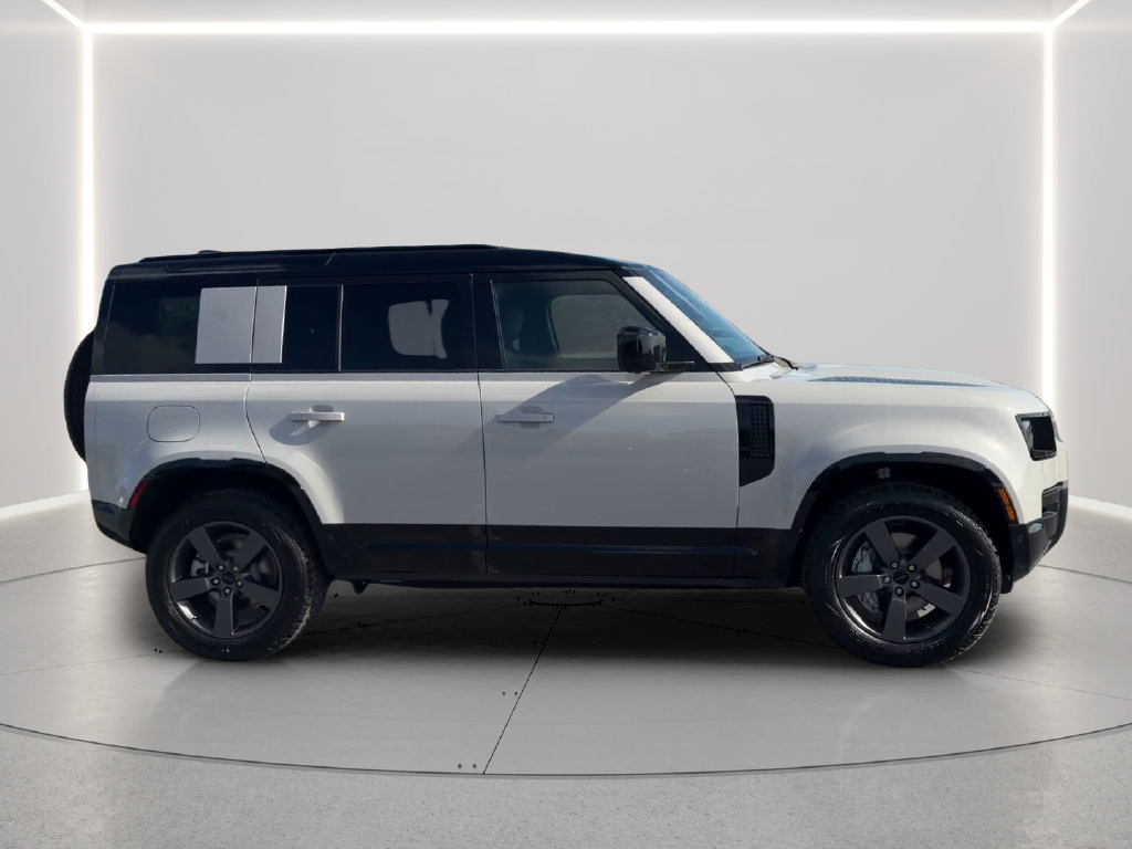 New 2026 Land Rover Defender 110 X-Dynamic SE AWD/4WD image 4