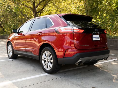 Used 2024 Ford Edge Titanium image 7