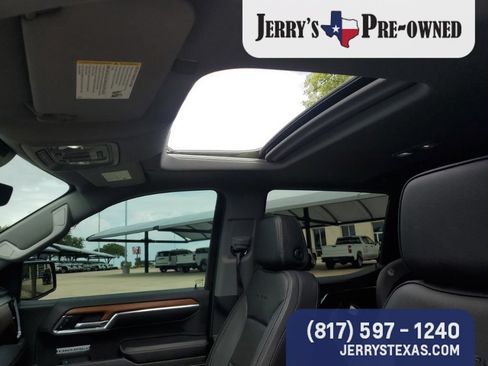 Used 2023 GMC Sierra 1500 Denali w/ Denali Reserve Package AWD/4WD image 11