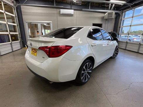 Used 2019 Toyota Corolla SE FWD image 5