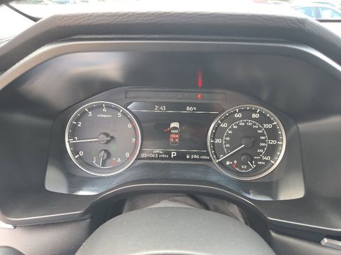 Used 2025 Mitsubishi Outlander SE FWD image 2