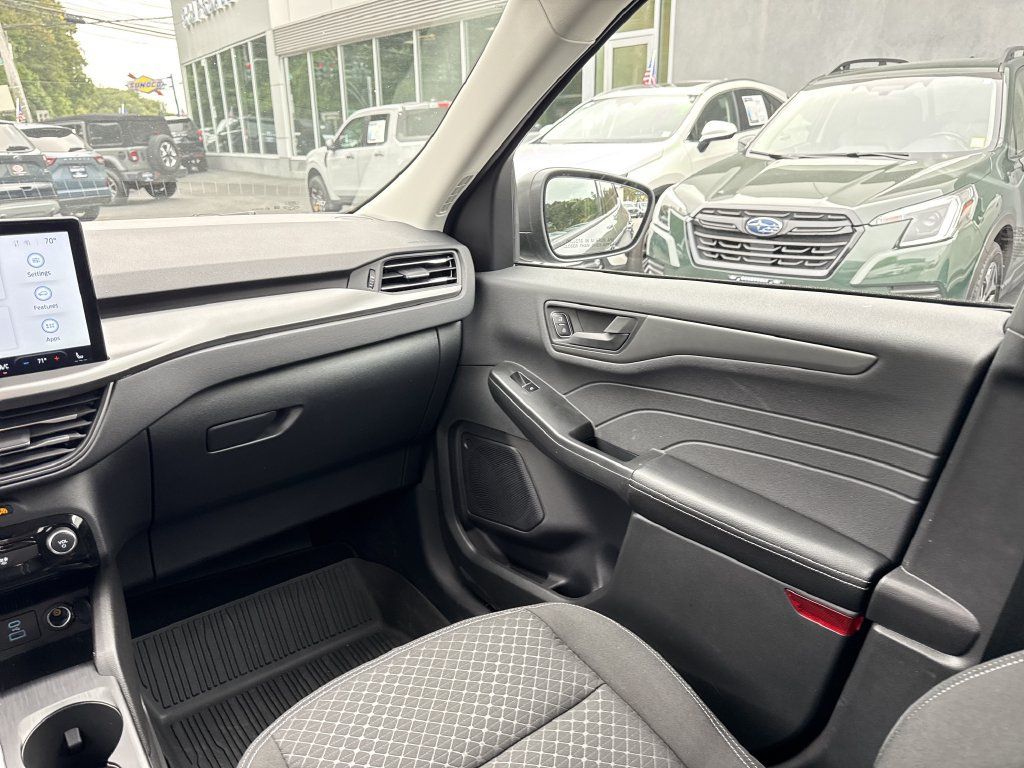 Used 2023 Ford Escape Active w/ Tech Pack #1 AWD/4WD image 17