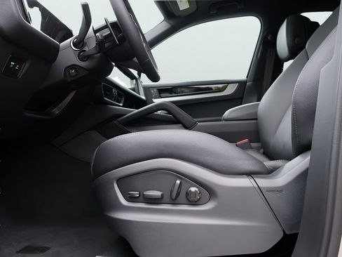 New 2026 Porsche Cayenne AWD/4WD image 36