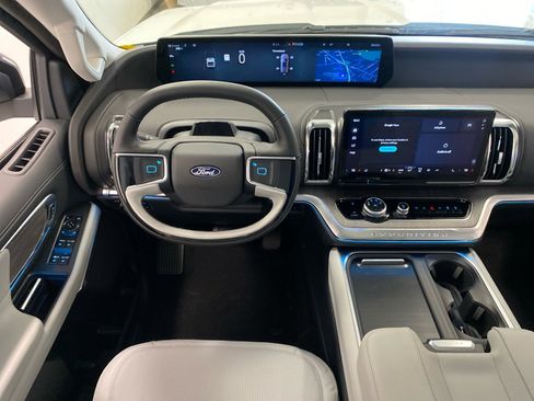 New 2025 Ford Expedition Max Platinum w/ Platinum Ultimate Package image 17