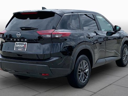 Used 2024 Nissan Rogue S FWD image 12
