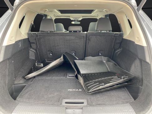 Used 2023 Nissan Rogue SL image 14