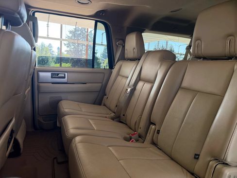 Used 2015 Ford Expedition EL Limited w/ Equipment Group 301A AWD/4WD image 23