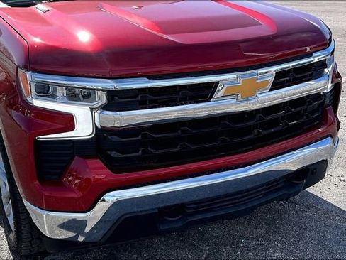 Used 2024 Chevrolet Silverado 1500 LT w/ Leather Package image 34