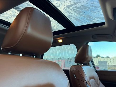 Used 2025 Nissan Pathfinder Platinum w/ Cargo Package image 23