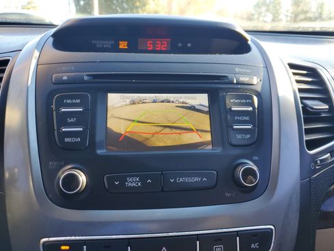 Used 2014 Kia Sorento LX image 23