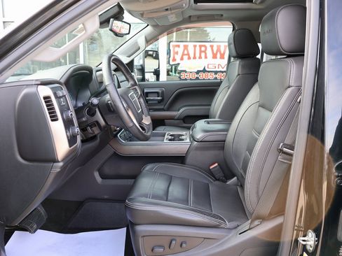 Used 2018 GMC Sierra 2500 Denali w/ Duramax Plus Package image 12