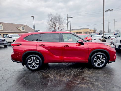 Used 2022 Toyota Highlander XLE image 15