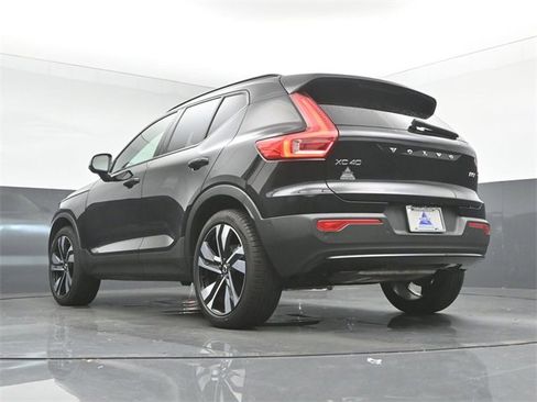 Used 2024 Volvo XC40 B5 Plus w/ Climate Package image 43