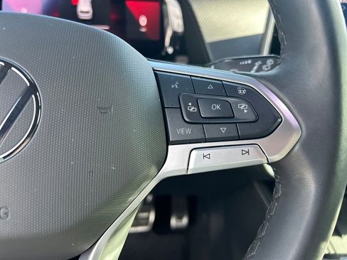 Used 2025 Volkswagen Atlas Cross Sport SEL R-Line AWD/4WD image 18