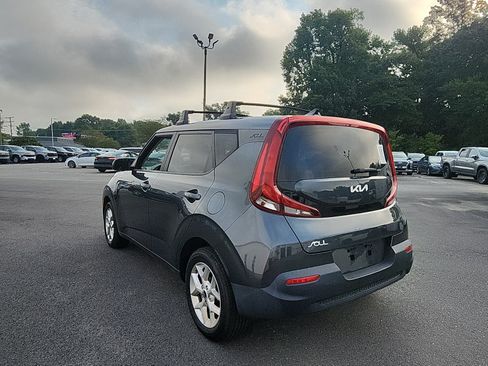 Used 2022 Kia Soul LX w/ Technology Package FWD image 3