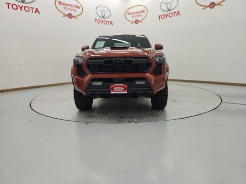 Used 2025 Toyota Tacoma TRD Sport AWD/4WD image 4