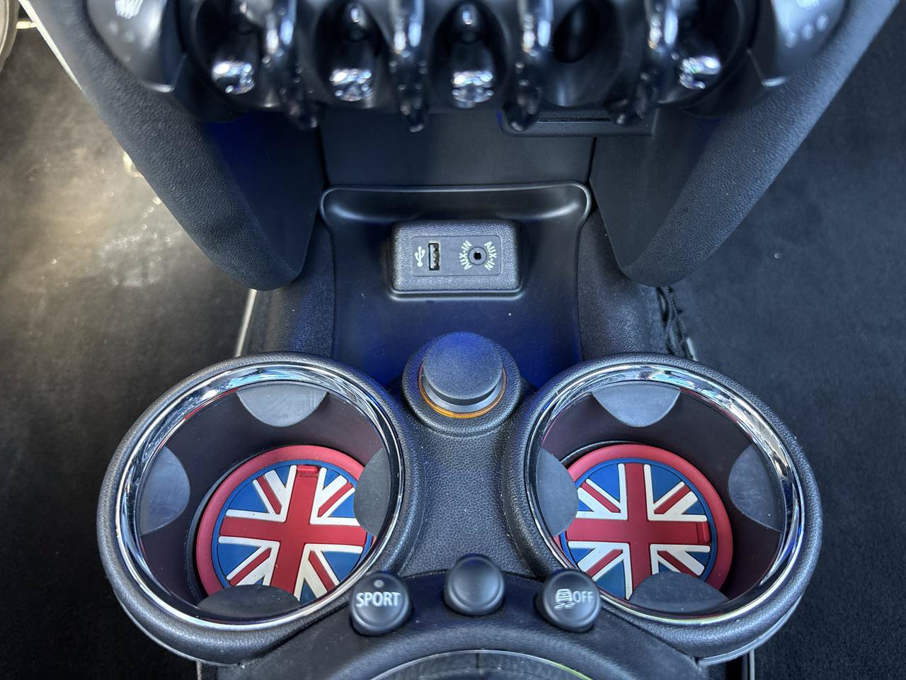 Used 2013 MINI Cooper Convertible FWD image 27