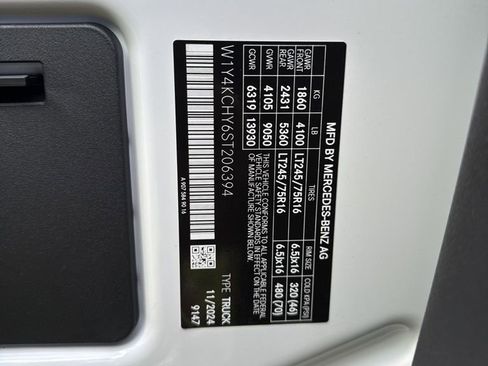 Used 2025 Mercedes-Benz Sprinter 2500 image 21