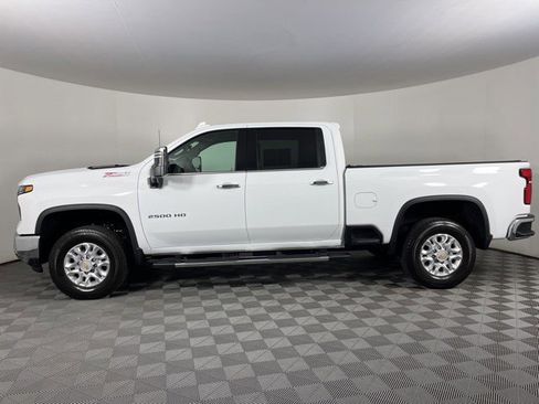 Used 2026 Chevrolet Silverado 2500 LTZ w/ LTZ Premium Package image 4