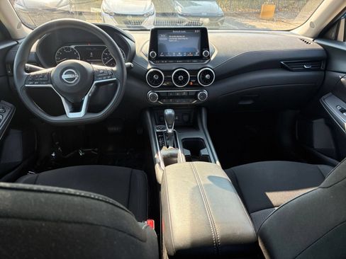 Used 2025 Nissan Sentra SV FWD image 28