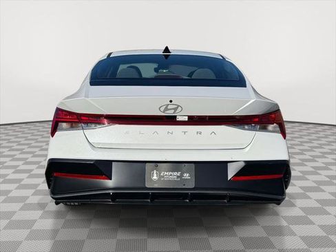 Certified 2025 Hyundai Elantra SEL image 5