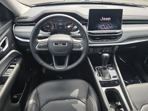 Used 2022 Jeep Compass Latitude w/ Mopar Graphics Package AWD/4WD image 24