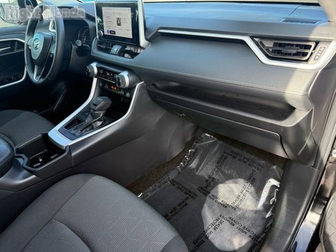 Used 2024 Toyota RAV4 XLE image 29