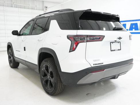 New 2026 Chevrolet Equinox LT w/ Midnight Edition FWD image 9
