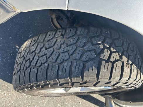 Used 2010 Dodge Ram 1500 Truck SLT w/ Big Horn Regional Pkg image 18