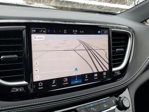 New 2026 Chrysler Pacifica Limited image 11