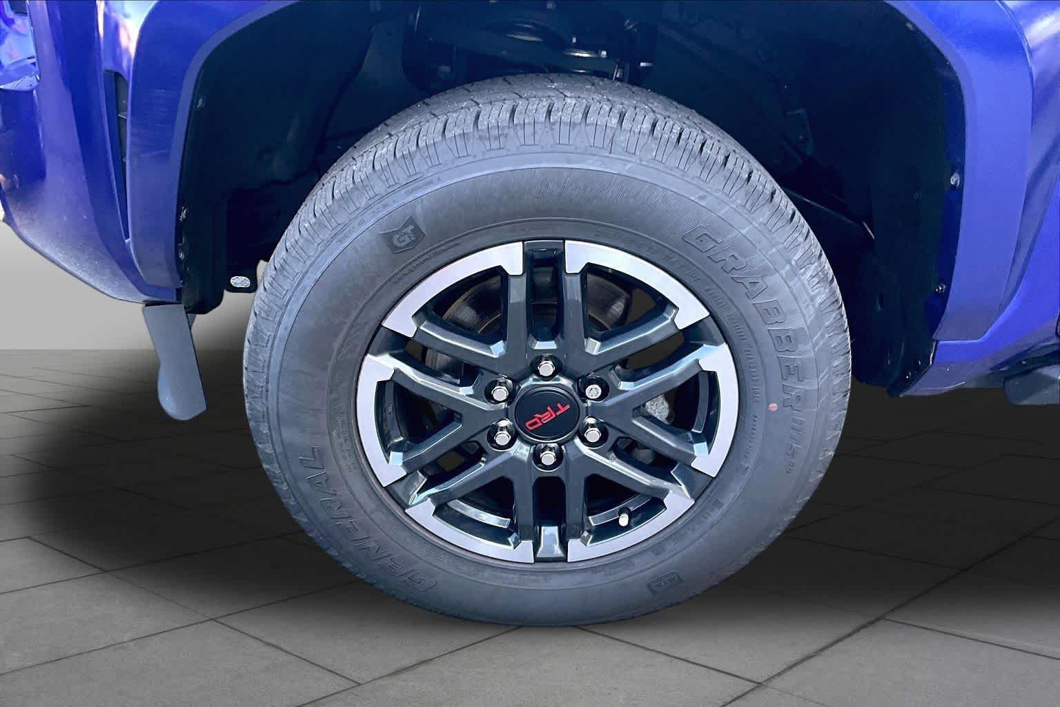 Certified 2025 Toyota Tacoma TRD Sport w/ TRD Sport Upgrade Package AWD/4WD image 10
