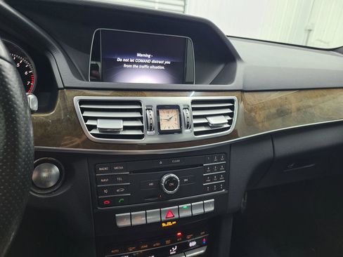 Used 2016 Mercedes-Benz E 350 4MATIC Sedan image 26