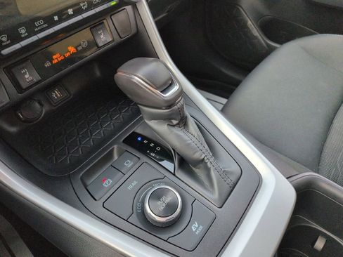 Certified 2024 Toyota RAV4 SE w/ Convenience Package image 24