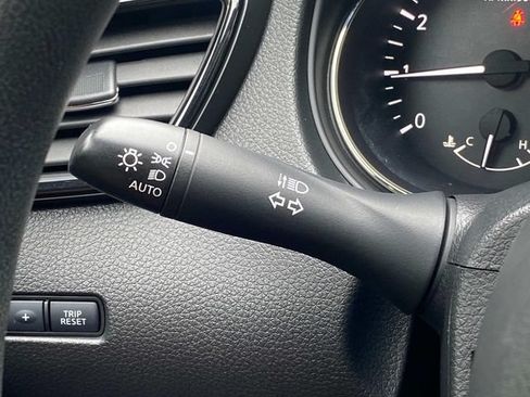 Used 2020 Nissan Rogue S FWD image 22