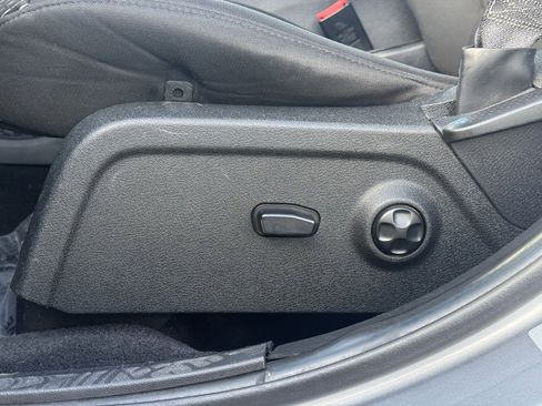 Used 2015 Dodge Journey SXT w/ Flexible Seating Group image 12