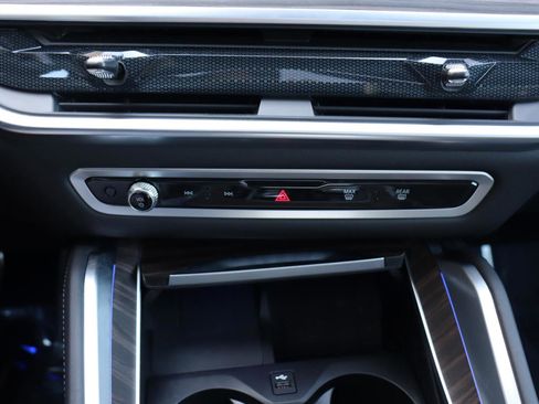 Used 2024 BMW X6 xDrive40i w/ Executive Package image 10